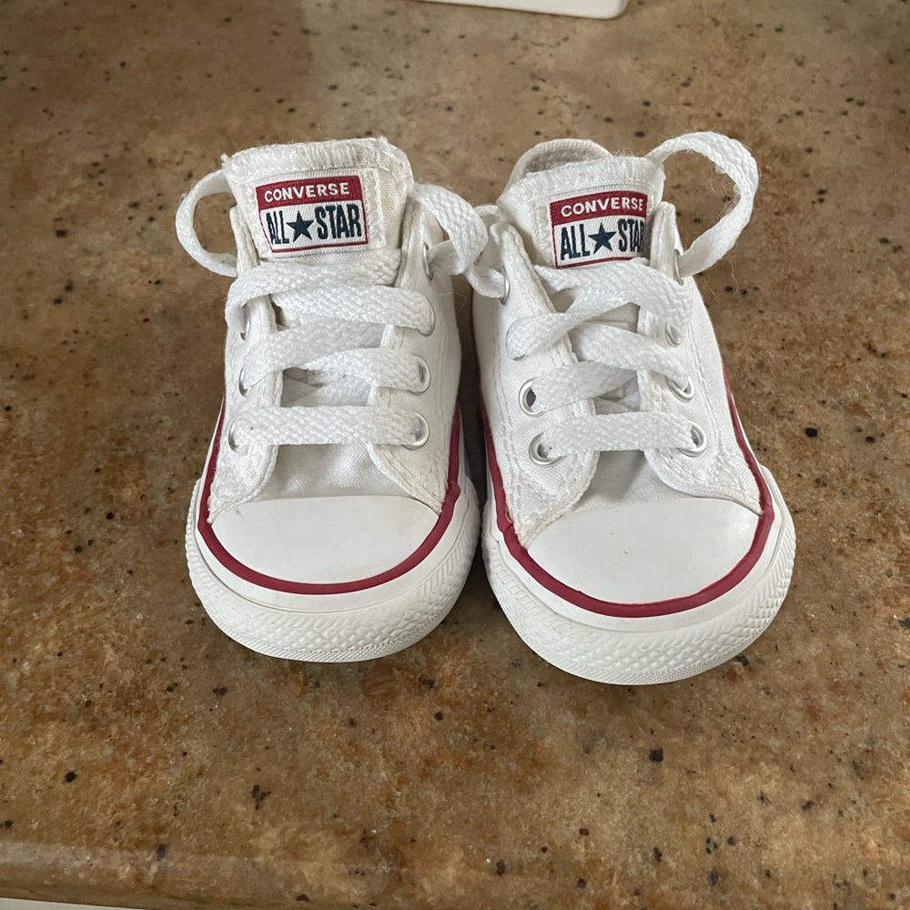 Toddler low top converse sneakers